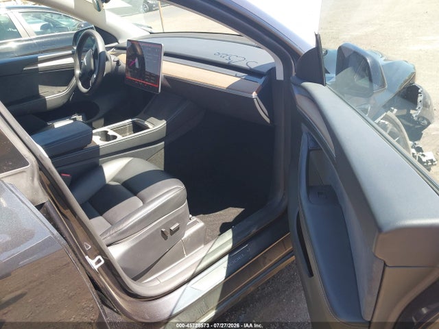 Продаж на аукціоні авто 2024 Tesla Model Y Long Range Dual Motor All-wheel Drive, vin: 7SAYGDEE0RF025931, номер лоту: 45728573