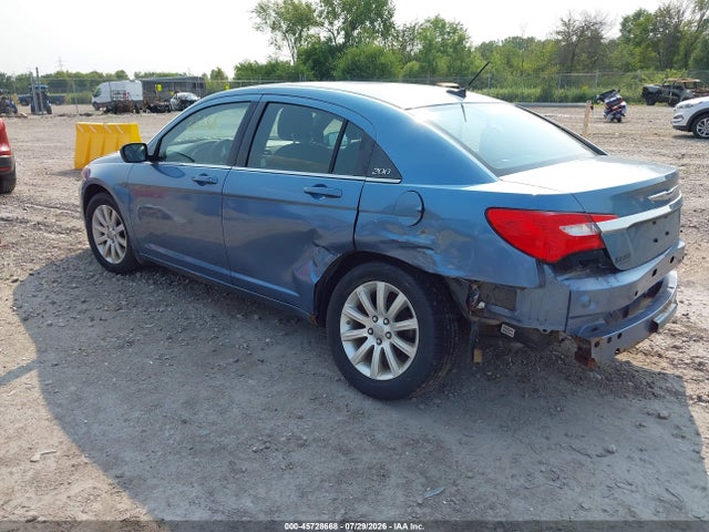 45728668 :رقم المزاد ، 1C3BC1FB5BN569287 vin ، 2011 Chrysler 200 Touring مزاد بيع