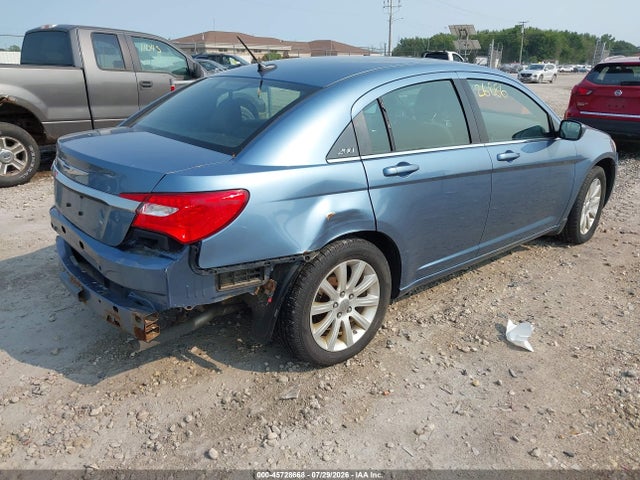 45728668 :رقم المزاد ، 1C3BC1FB5BN569287 vin ، 2011 Chrysler 200 Touring مزاد بيع