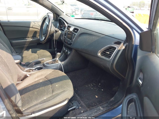 45728668 :رقم المزاد ، 1C3BC1FB5BN569287 vin ، 2011 Chrysler 200 Touring مزاد بيع