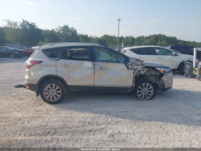 45728704 :رقم المزاد ، 1FMCU9JD9HUB41141 vin ، 2017 Ford Escape Titanium مزاد بيع
