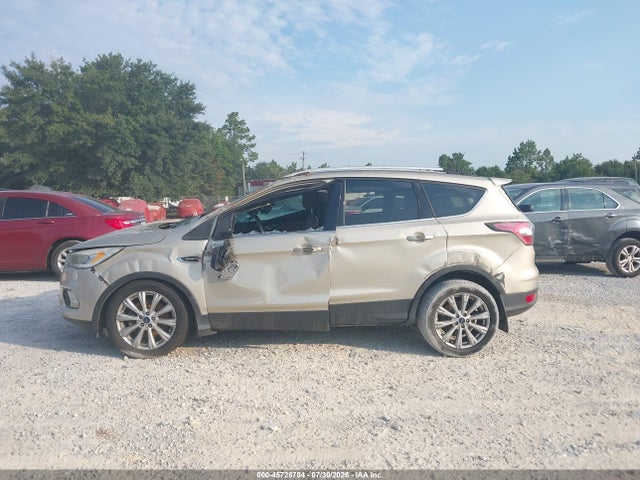 45728704 :رقم المزاد ، 1FMCU9JD9HUB41141 vin ، 2017 Ford Escape Titanium مزاد بيع