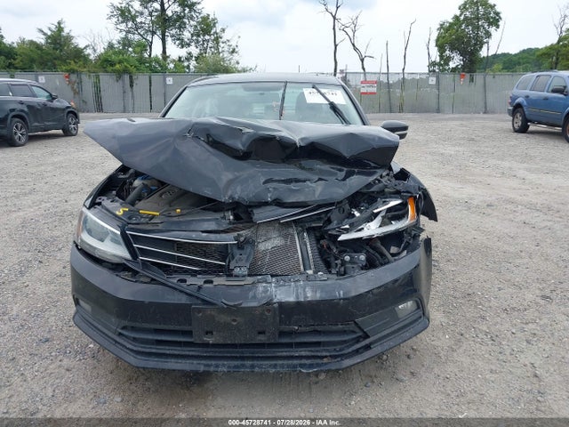 2015 Volkswagen Jetta 1.8t Se მანქანა იყიდება აუქციონზე, vin: 3VWD17AJXFM221672, აუქციონის ნომერი: 45728741