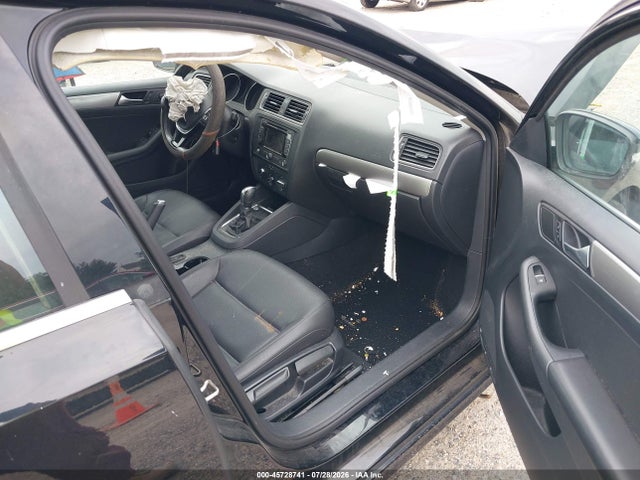2015 Volkswagen Jetta 1.8t Se მანქანა იყიდება აუქციონზე, vin: 3VWD17AJXFM221672, აუქციონის ნომერი: 45728741