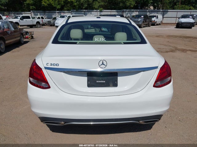 45728783 :رقم المزاد ، 55SWF4JB1GU161788 vin ، 2016 Mercedes-benz C 300 مزاد بيع