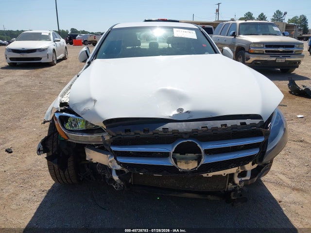 45728783 :رقم المزاد ، 55SWF4JB1GU161788 vin ، 2016 Mercedes-benz C 300 مزاد بيع