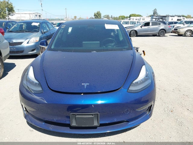 45728791 :رقم المزاد ، 5YJ3E1EB3KF365615 vin ، 2019 Tesla Model 3 Long Range/performance مزاد بيع