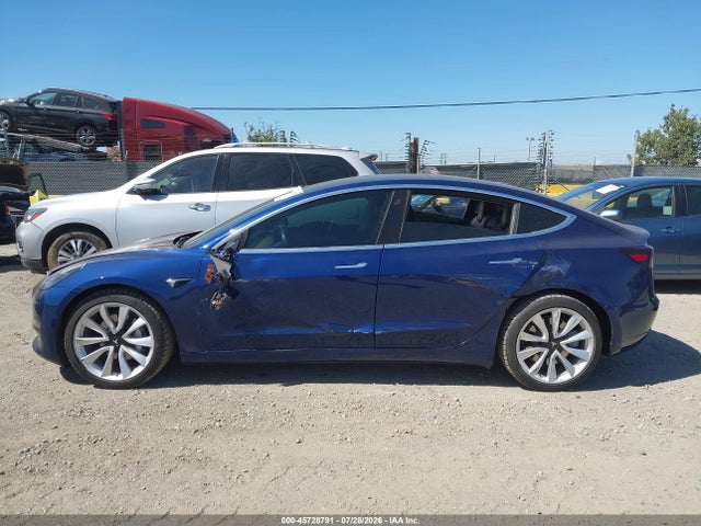 45728791 :رقم المزاد ، 5YJ3E1EB3KF365615 vin ، 2019 Tesla Model 3 Long Range/performance مزاد بيع