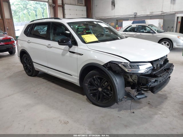 2022 Volkswagen Tiguan 2.0t Se R-line Black მანქანა იყიდება აუქციონზე, vin: 3VV8B7AX8NM174440, აუქციონის ნომერი: 45728813