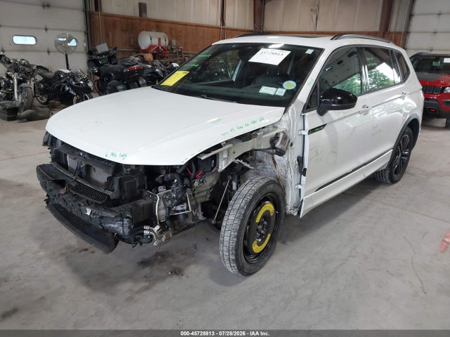 Продаж на аукціоні авто 2022 Volkswagen Tiguan 2.0t Se R-line Black, vin: 3VV8B7AX8NM174440, номер лоту: 45728813