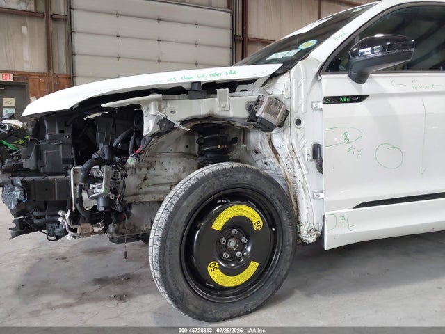Продаж на аукціоні авто 2022 Volkswagen Tiguan 2.0t Se R-line Black, vin: 3VV8B7AX8NM174440, номер лоту: 45728813