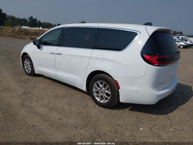 Chrysler Pacifica Touring L 2024 2C4RC1BG1RR186536 Image 3