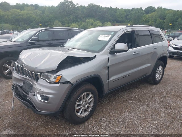 45728896 :رقم المزاد ، 1C4RJFAG4JC151975 vin ، 2018 Jeep Grand Cherokee Laredo E 4x4 مزاد بيع