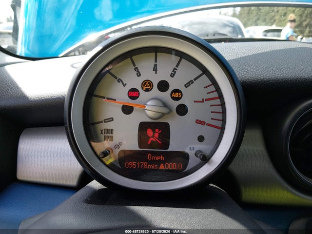 2007 Mini Cooper S მანქანა იყიდება აუქციონზე, vin: WMWMF73507TL84870, აუქციონის ნომერი: 45728920