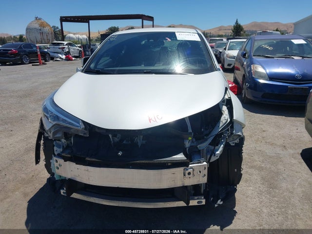 NMTKHMBX5JR036203 Toyota C-hr Xle Premium