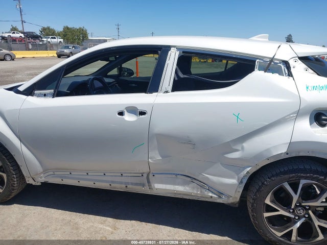 NMTKHMBX5JR036203 Toyota C-hr Xle Premium