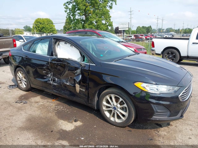 Продажа на аукционе авто 2019 Ford Fusion Hybrid Se, vin: 3FA6P0LU3KR130948, номер лота: 45729050