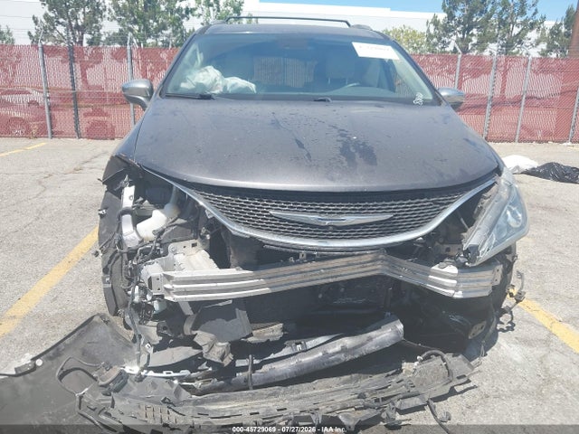 2C4RC1GGXHR668817 Chrysler Pacifica Limited