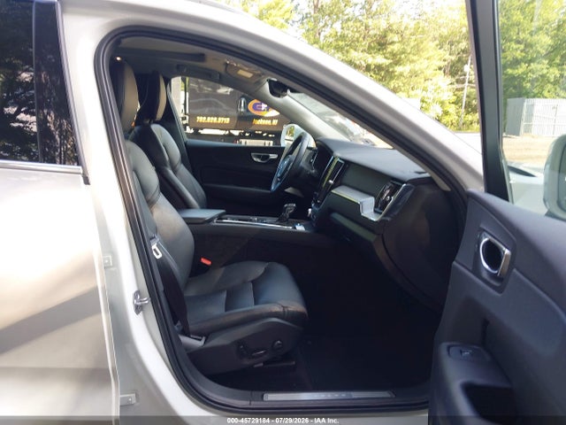 Продажа на аукционе авто 2019 Volvo Xc60 T5 Momentum, vin: LYV102RK1KB325900, номер лота: 45729184