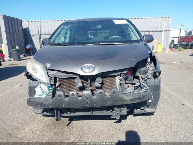 5TDKK3DC2ES446602 Toyota Sienna Le V6 8 Passenger