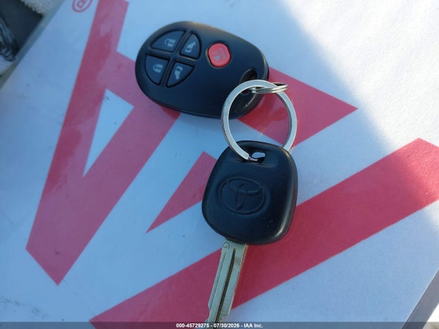 45729275 :رقم المزاد ، 5TDJK3DC8ES089129 vin ، 2014 Toyota Sienna Le 7 Passenger مزاد بيع