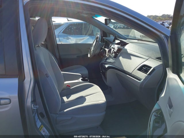 45729275 :رقم المزاد ، 5TDJK3DC8ES089129 vin ، 2014 Toyota Sienna Le 7 Passenger مزاد بيع