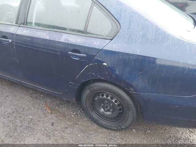 Продажа на аукционе авто 2013 Volkswagen Jetta 2.0l S, vin: 3VW2K7AJXDM206770, номер лота: 45729295