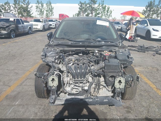 3MYDLBYV6JY317780 Toyota YARIS IA
