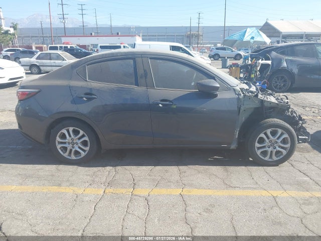 3MYDLBYV6JY317780 Toyota YARIS IA