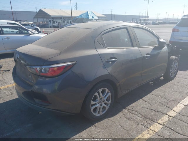 3MYDLBYV6JY317780 Toyota YARIS IA