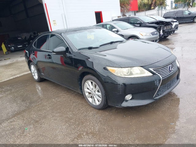 45729315 :رقم المزاد ، JTHBW1GGXD2023911 vin ، 2013 Lexus Es 300h مزاد بيع