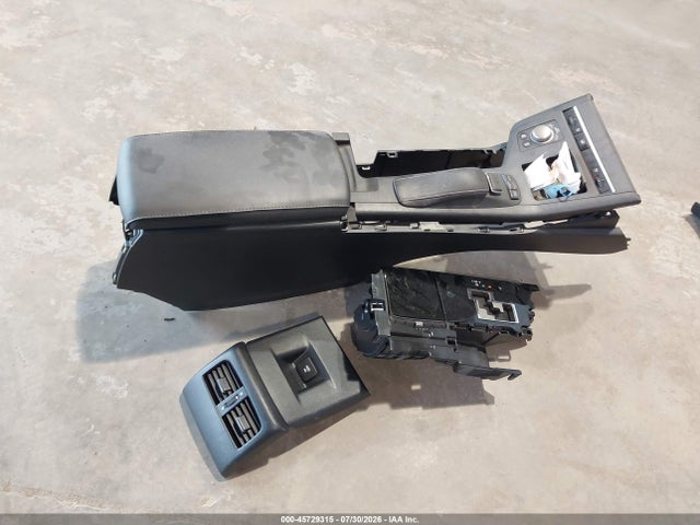 45729315 :رقم المزاد ، JTHBW1GGXD2023911 vin ، 2013 Lexus Es 300h مزاد بيع