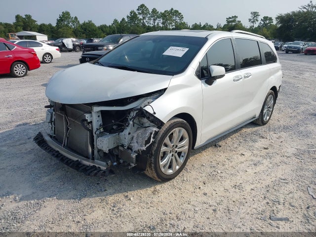 Toyota Sienna Platinum 2022 5TDERKEC4NS085598 Image 2