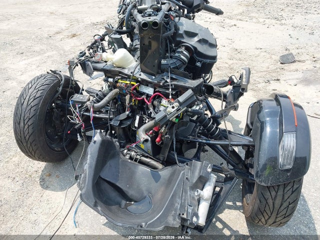 2BXRDDE25LV000218 Can-Am Spyder Roadster F3