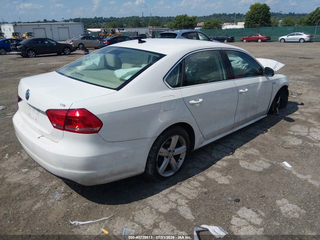 2015 Volkswagen Passat 1.8t Limited Edition მანქანა იყიდება აუქციონზე, vin: 1VWAT7A38FC114698, აუქციონის ნომერი: 45729513