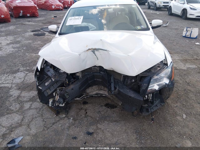 2015 Volkswagen Passat 1.8t Limited Edition მანქანა იყიდება აუქციონზე, vin: 1VWAT7A38FC114698, აუქციონის ნომერი: 45729513