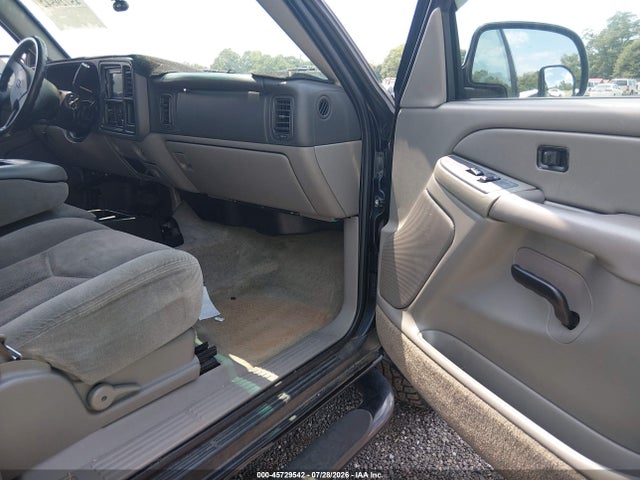 2004 Chevrolet Tahoe Ls მანქანა იყიდება აუქციონზე, vin: 1GNEC13V74R151369, აუქციონის ნომერი: 45729542