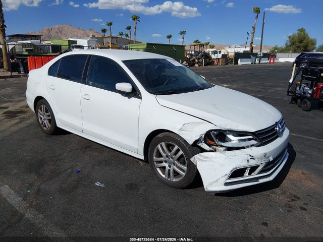 2018 3VW2B7AJ1JM229236 main image