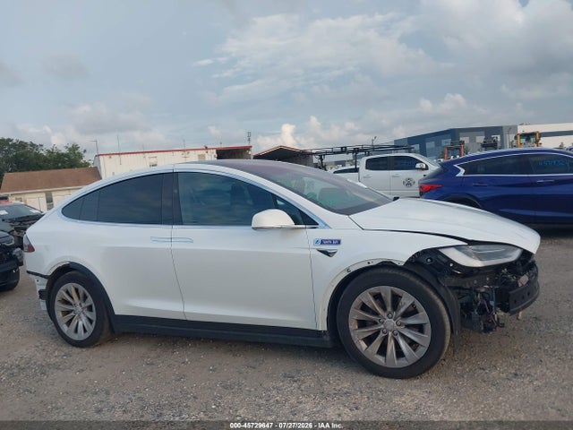 Tesla Model X 100d/75d/90d 2017 5YJXCDE28HF068325 Image 13