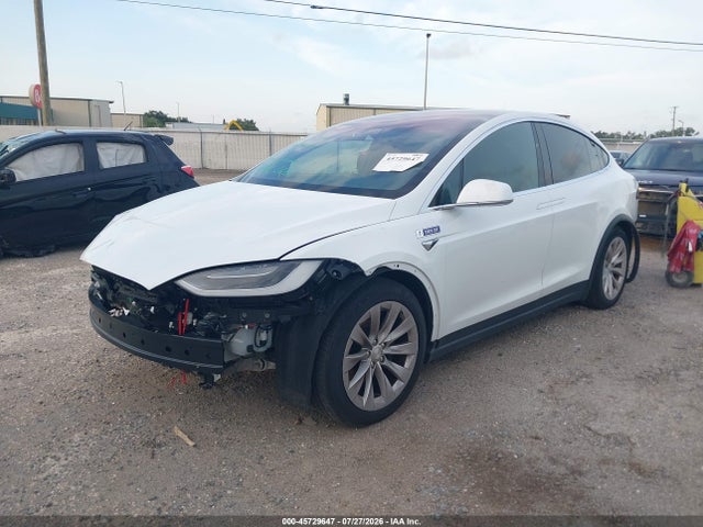 Tesla Model X 100d/75d/90d 2017 5YJXCDE28HF068325 Image 2