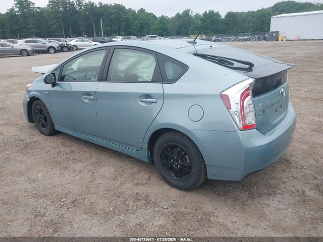 Toyota Prius Three 2015 JTDKN3DU4F1886898 Image 3