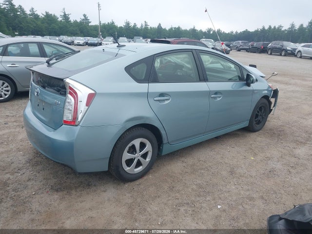 Toyota Prius Three 2015 JTDKN3DU4F1886898 Image 4