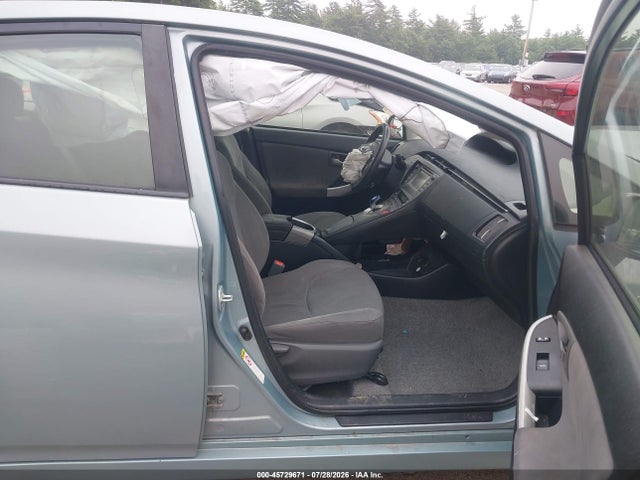 Toyota Prius Three 2015 JTDKN3DU4F1886898 Image 5
