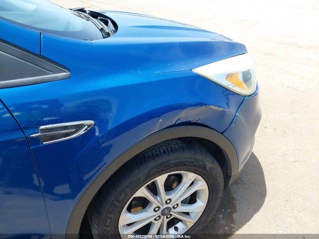 45729749 :رقم المزاد ، 1FMCU0GD0HUC28123 vin ، 2017 Ford Escape Se مزاد بيع