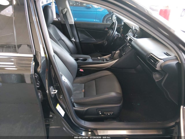 45729784 :رقم المزاد ، JTHBA1D23H5058639 vin ، 2017 Lexus Is 200t مزاد بيع