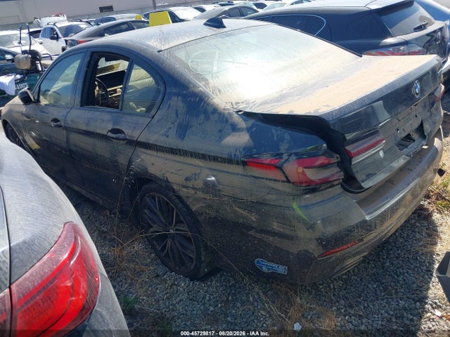 BMW 530e 2021 WBA13AG04MCF53391 Image 3