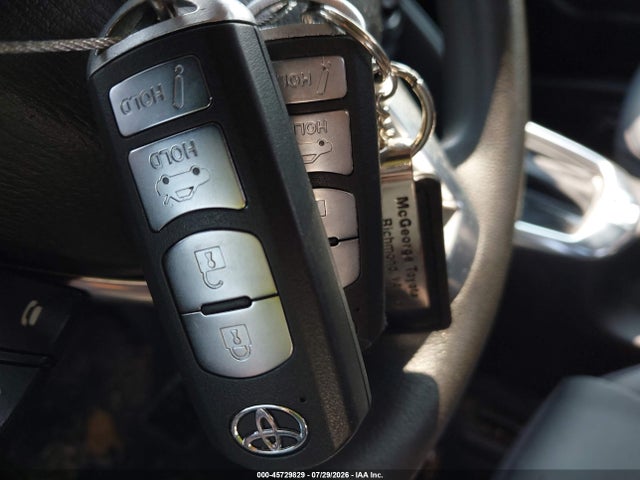 3MYDLBYV6HY158320 Toyota YARIS IA