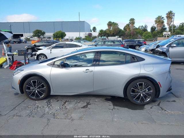 Toyota Prius Limited 2026 JTDACAAU5T3072527 Image 14