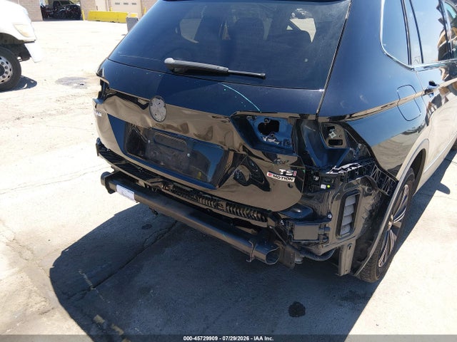 3VV2B7AX4JM113117 Volkswagen Tiguan 2.0t Se/2.0t Sel