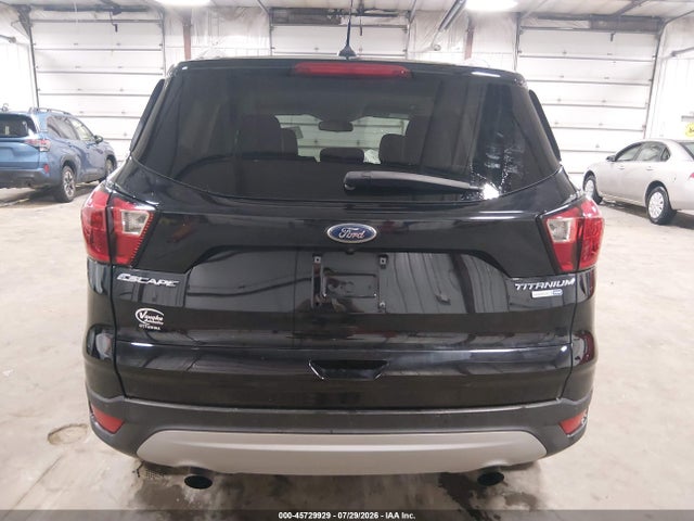 45729929 :رقم المزاد ، 1FMCU9J99KUC28945 vin ، 2019 Ford Escape Titanium مزاد بيع